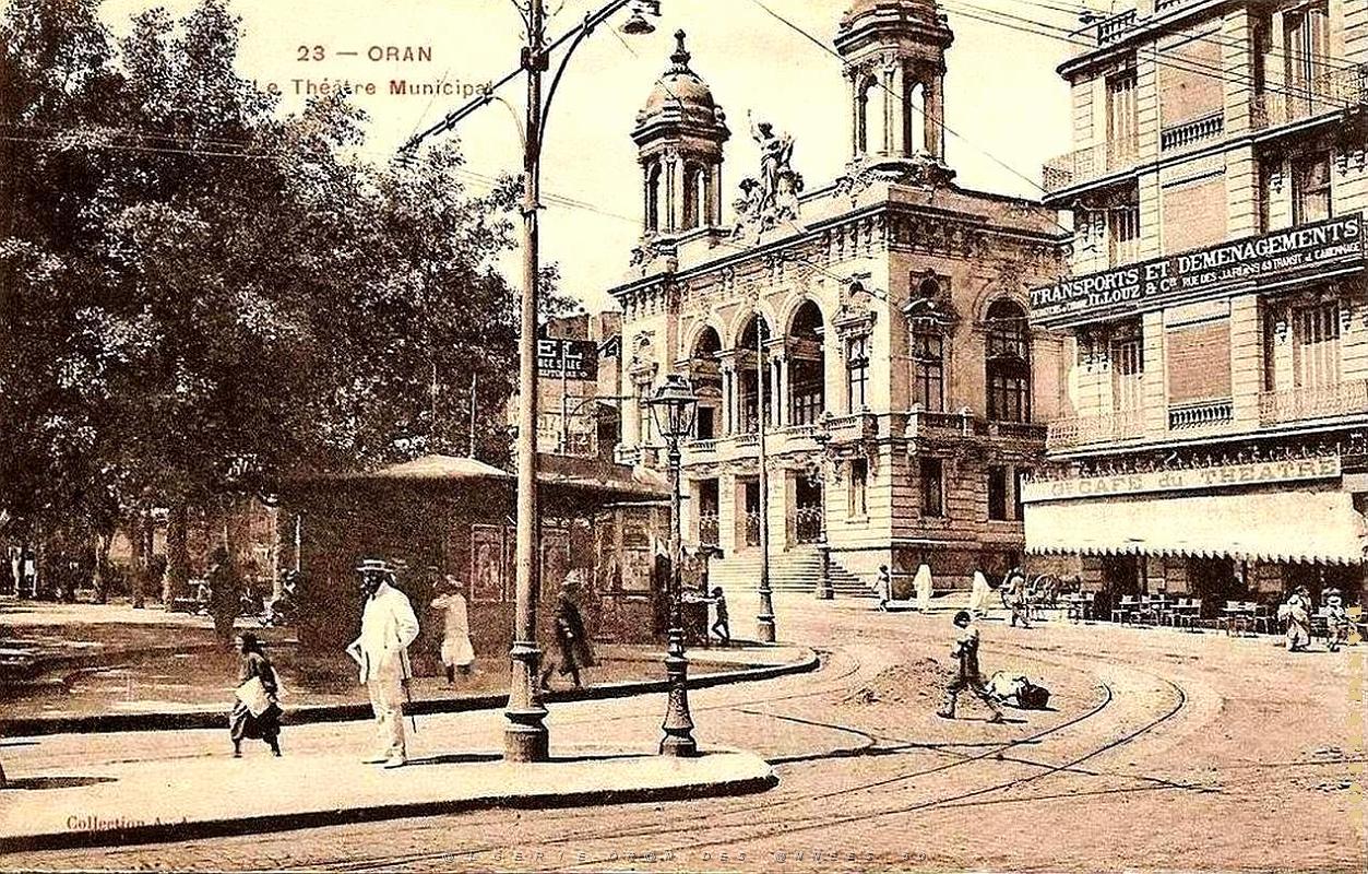 PA i- 39- Place d'armes animee.jpg